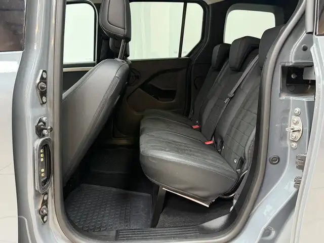 Mercedes-Benz T-Class view 14