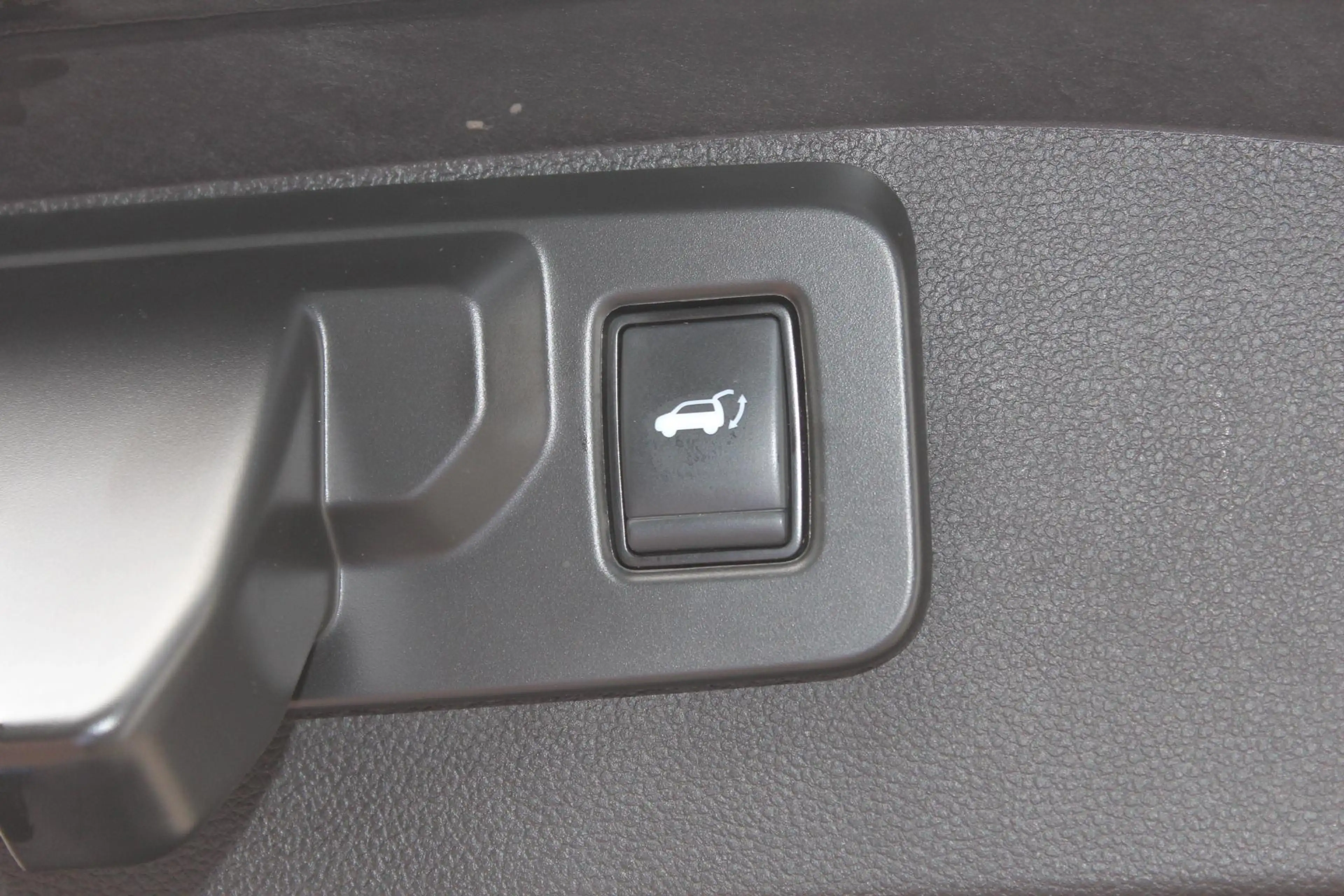 Renault Austral 1.2 E-Tech full hybrid 200 iconic esprit Alpine HU — photo 15