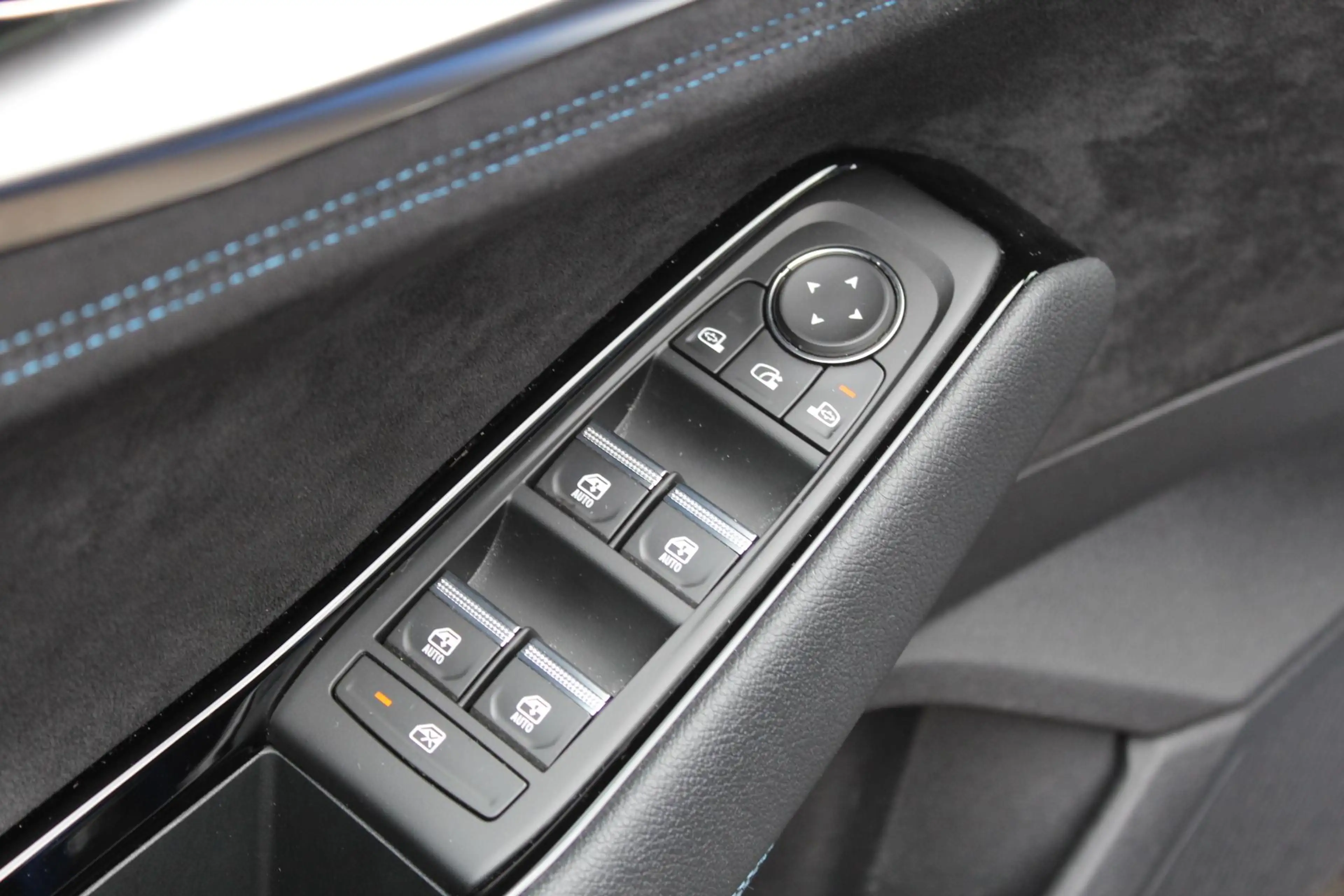 Renault Austral 1.2 E-Tech full hybrid 200 iconic esprit Alpine HU — photo 10