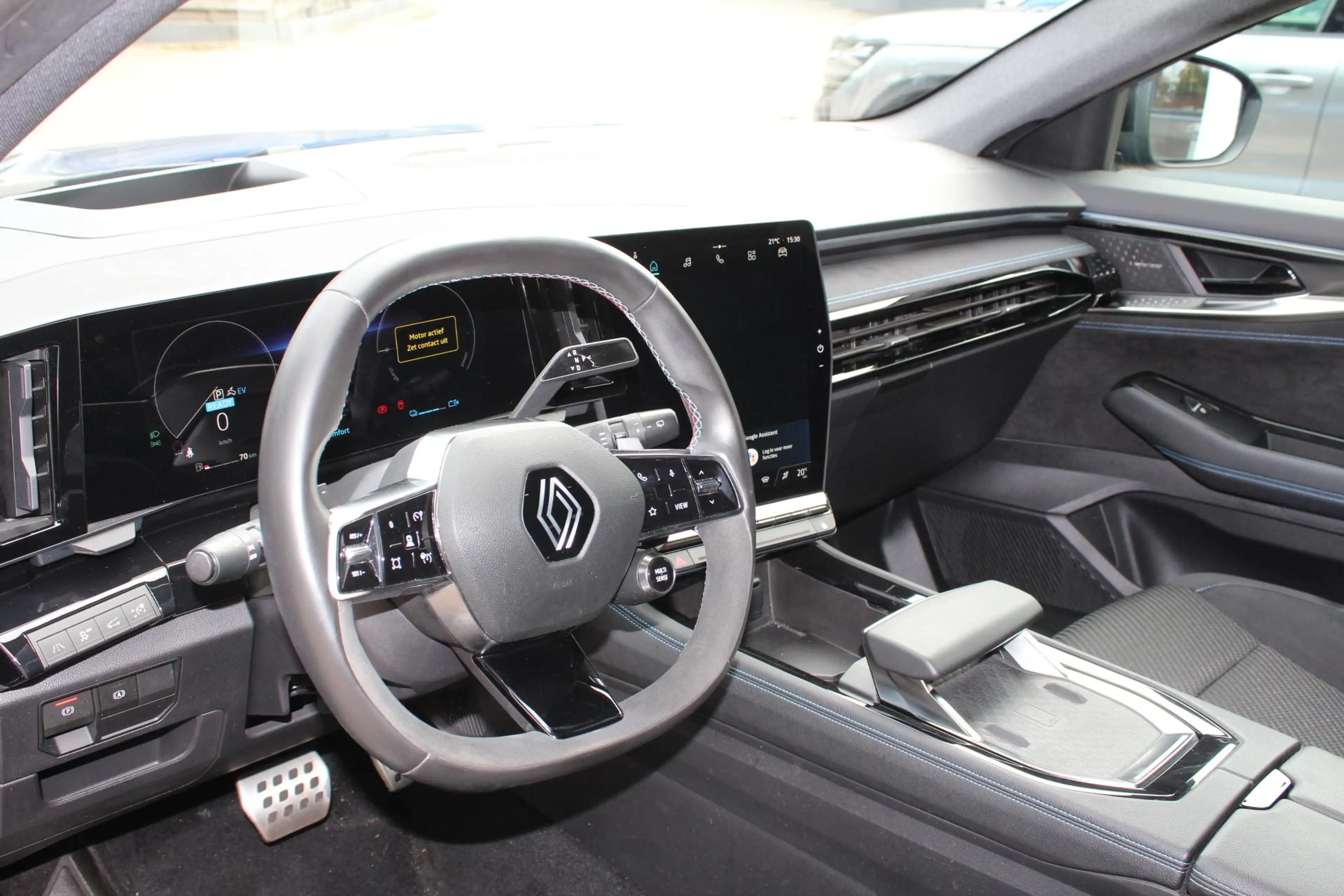 Renault Austral 1.2 E-Tech full hybrid 200 iconic esprit Alpine HU — photo 8