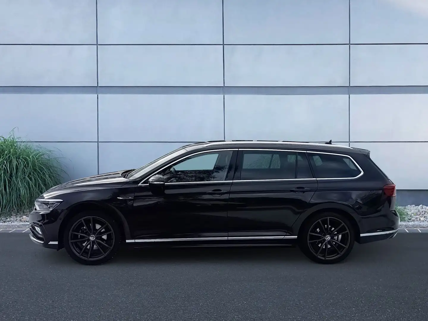 Volkswagen Passat Variant R-Line 2.0 TDI, AHK. Area View Schwarz - 2