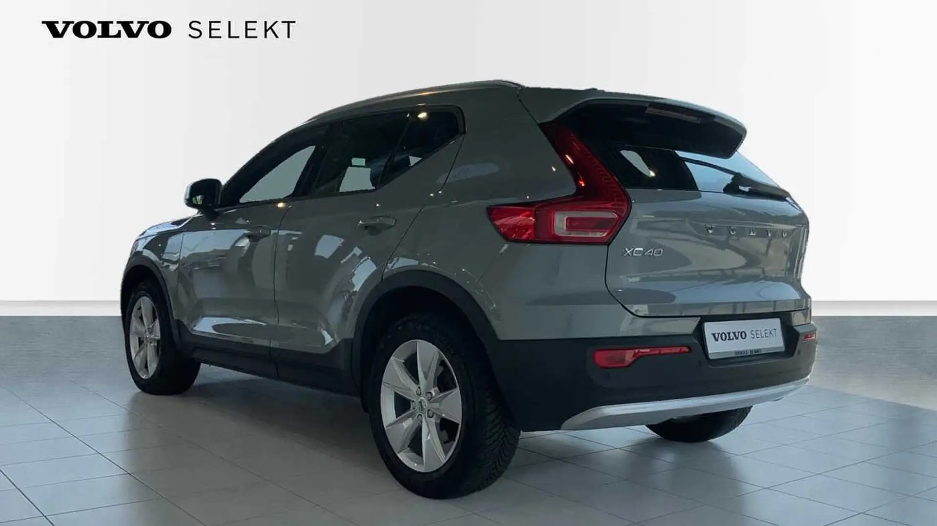 Volvo XC40 Core, B3 Mild hybrid, Benzine + Navi + .... Gris - 2