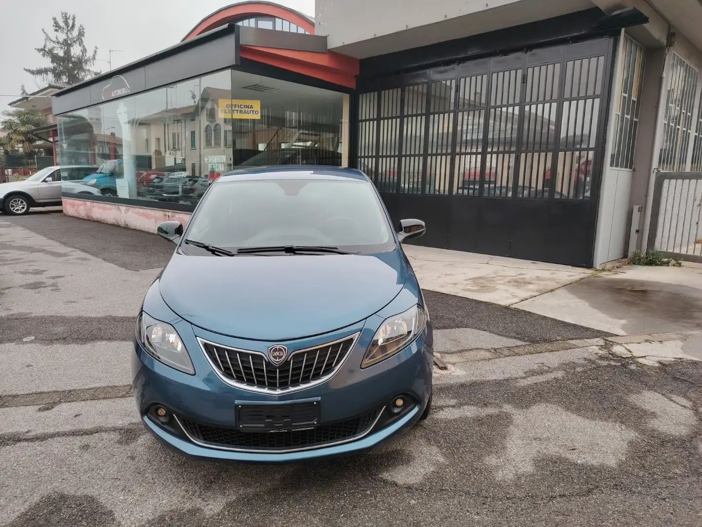 Lancia Ypsilon 1.0 FIREFLY HYBRID GOLD 5P 70CV. "OK NEOPATENTATI" Bleu - 2