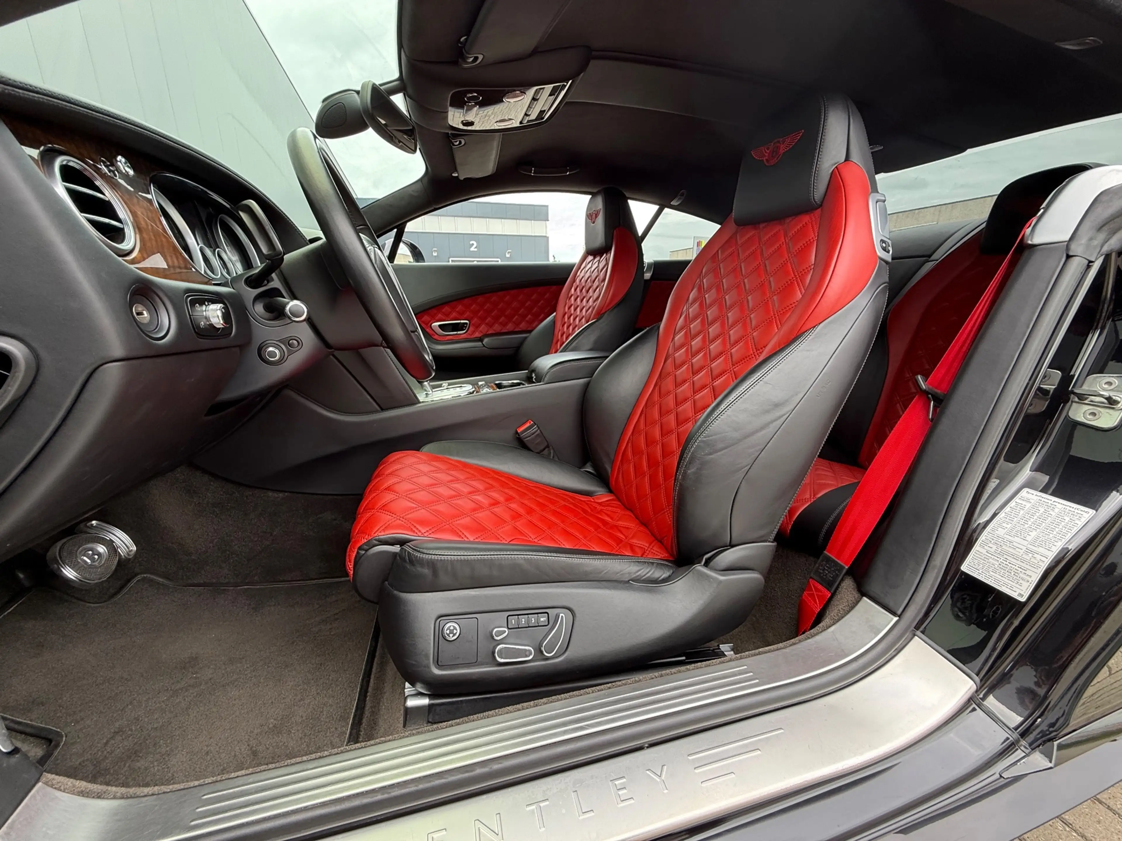 Bentley Continental GT 4.0 V8 Mulliner Styling Specification pakket — photo 11