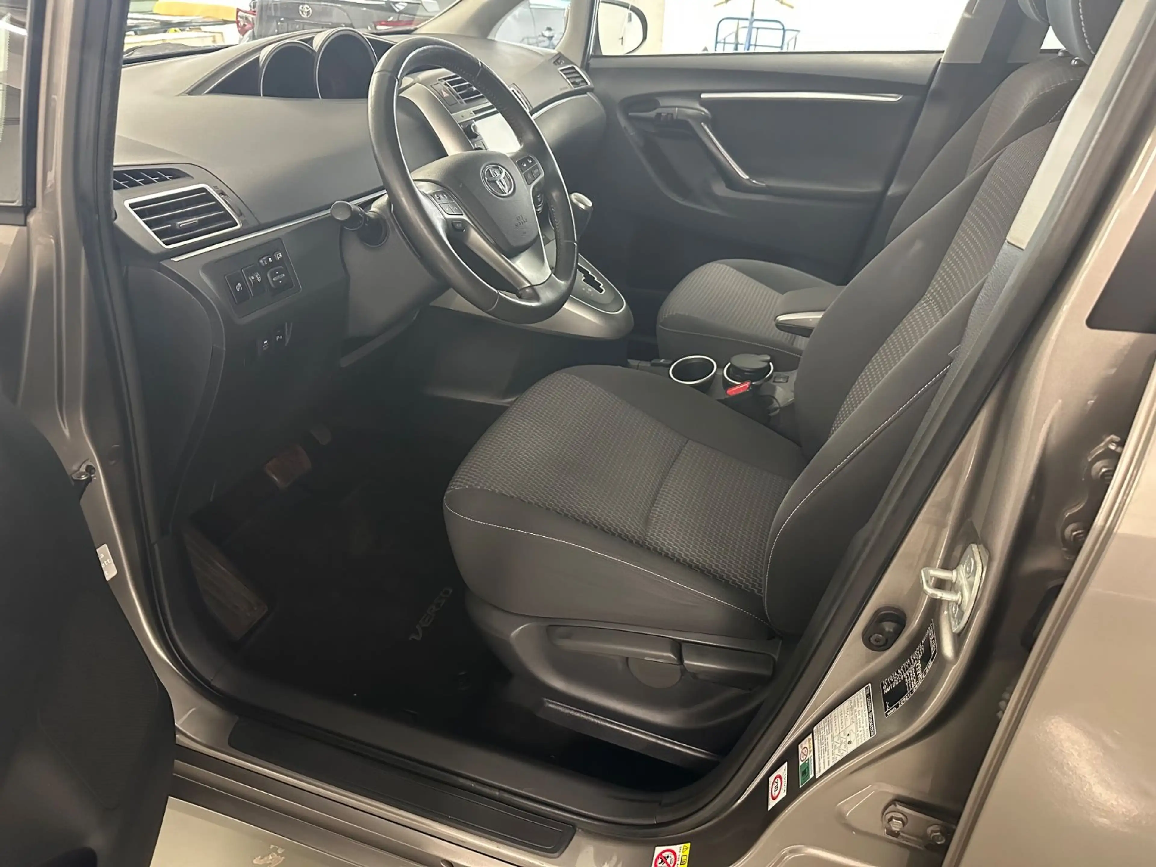 Toyota Verso SkyView Edition+Comfort-Paket Plus /StHzg — photo 11