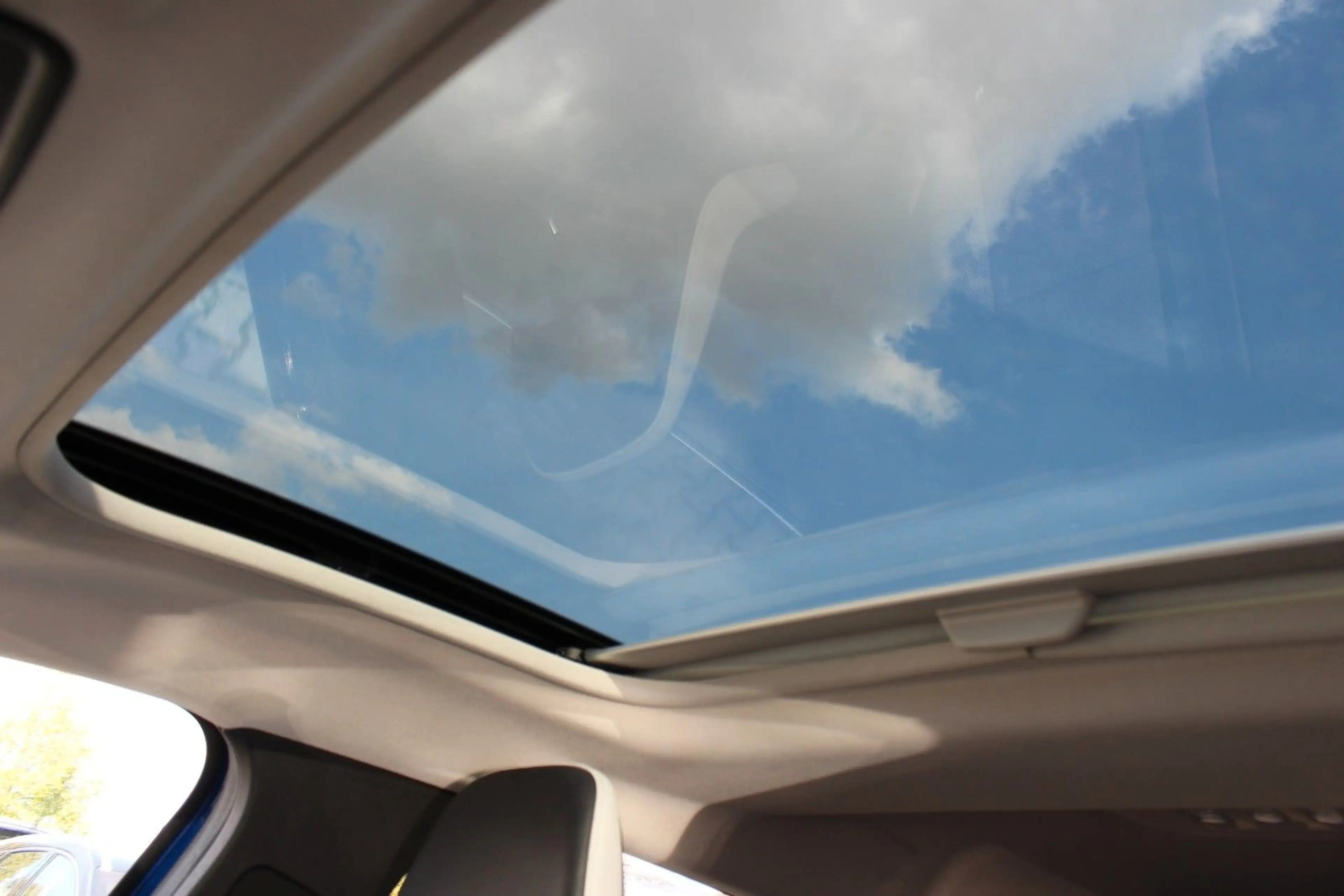 Renault Captur NAVI/SHZ/BT/PDC/RCAM/KLIMA/PANO — photo 14