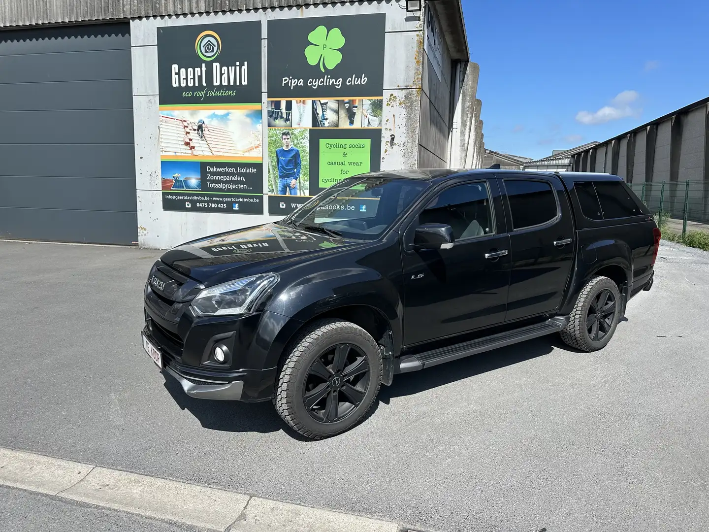 Isuzu D-Max 1.9D Automaat - Airco  - carplay 4x4 Full option Noir - 2