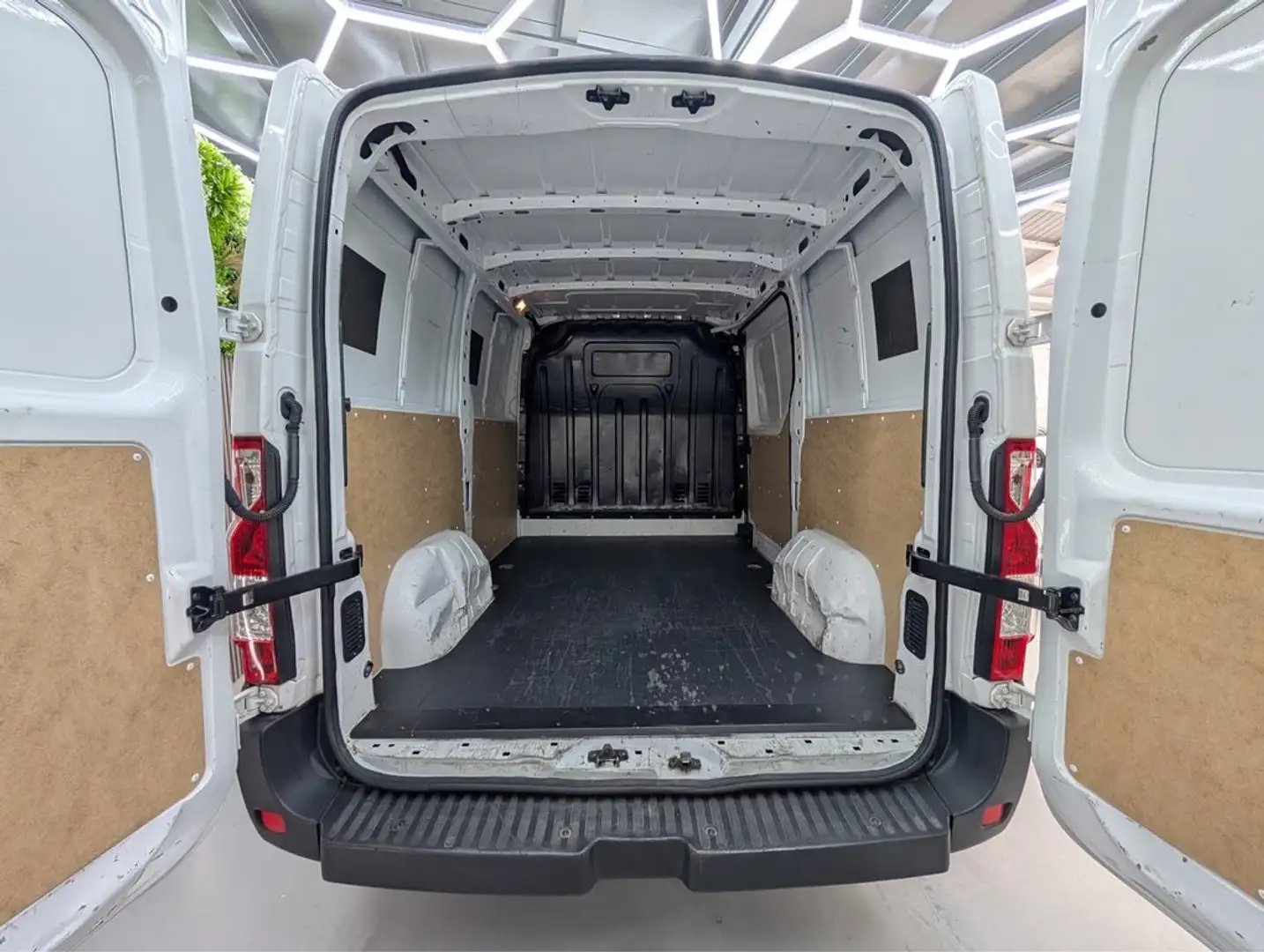Nissan NV400 L1H1 3,5T 2.3dCi EU6 96kW FWD COMFORT Blanco - 2