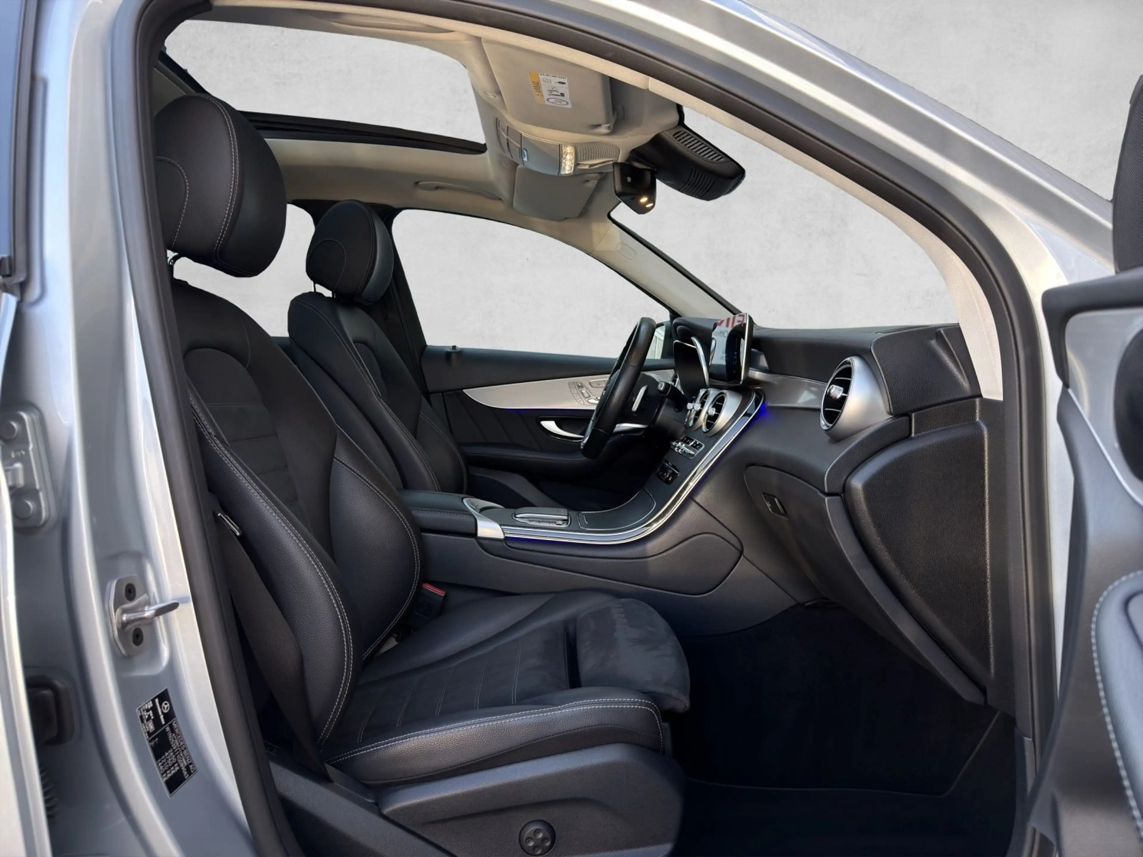 Mercedes-Benz GLC 300 de AMG Line 4Matic Aut. //Schiebedach, Luft, 360° — photo 10