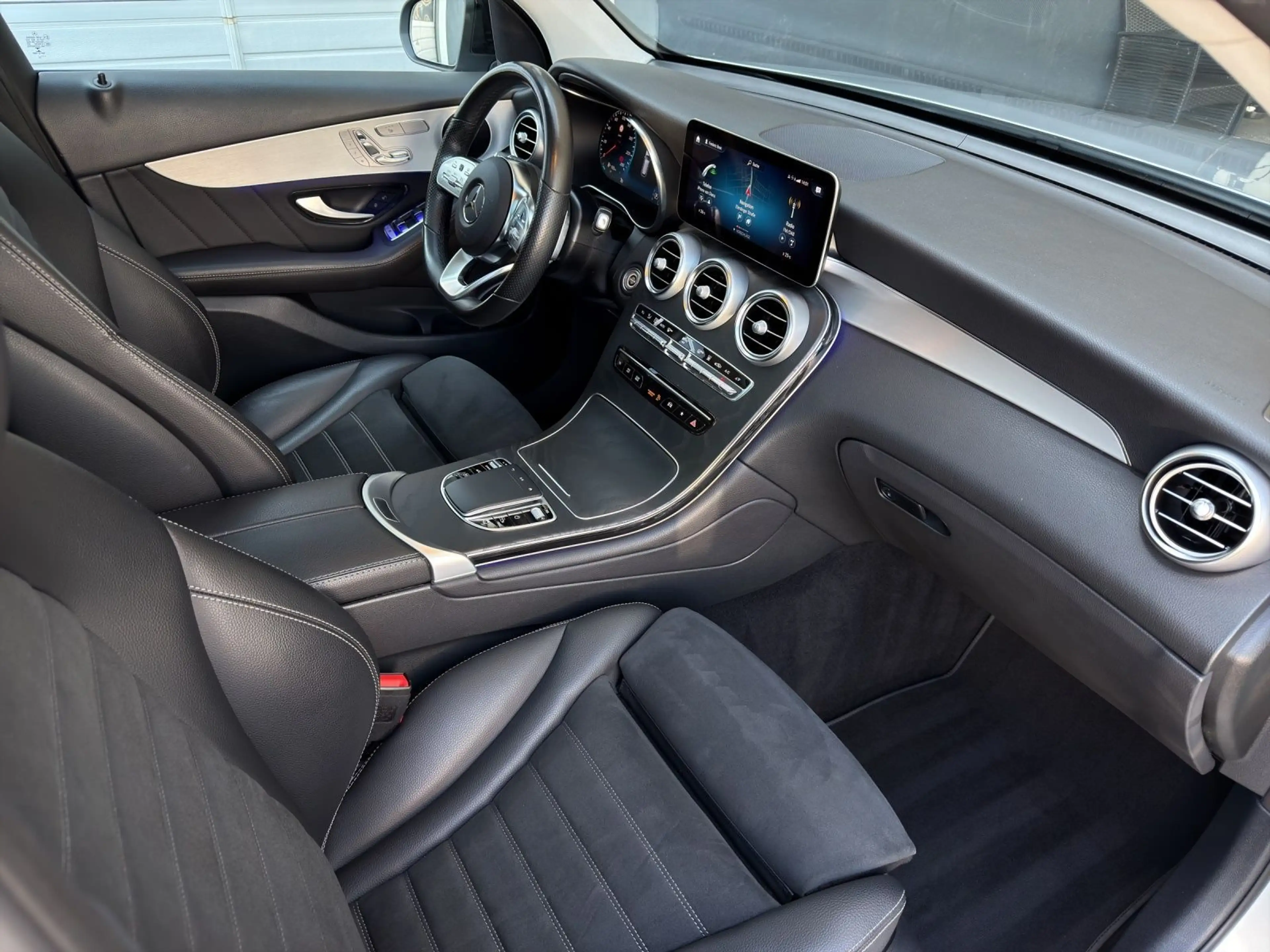 Mercedes-Benz GLC 300 de AMG Line 4Matic Aut. //Schiebedach, Luft, 360° — photo 11