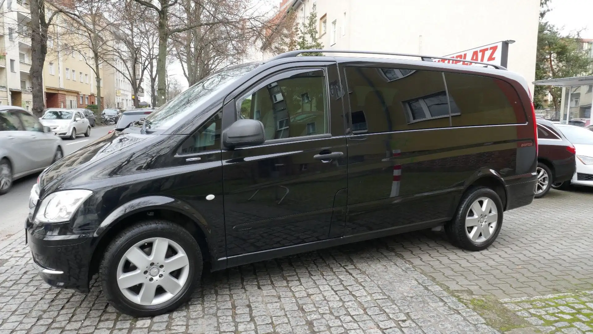 Mercedes-Benz Vito 116 CDI SHUTTLE lang Negro - 1