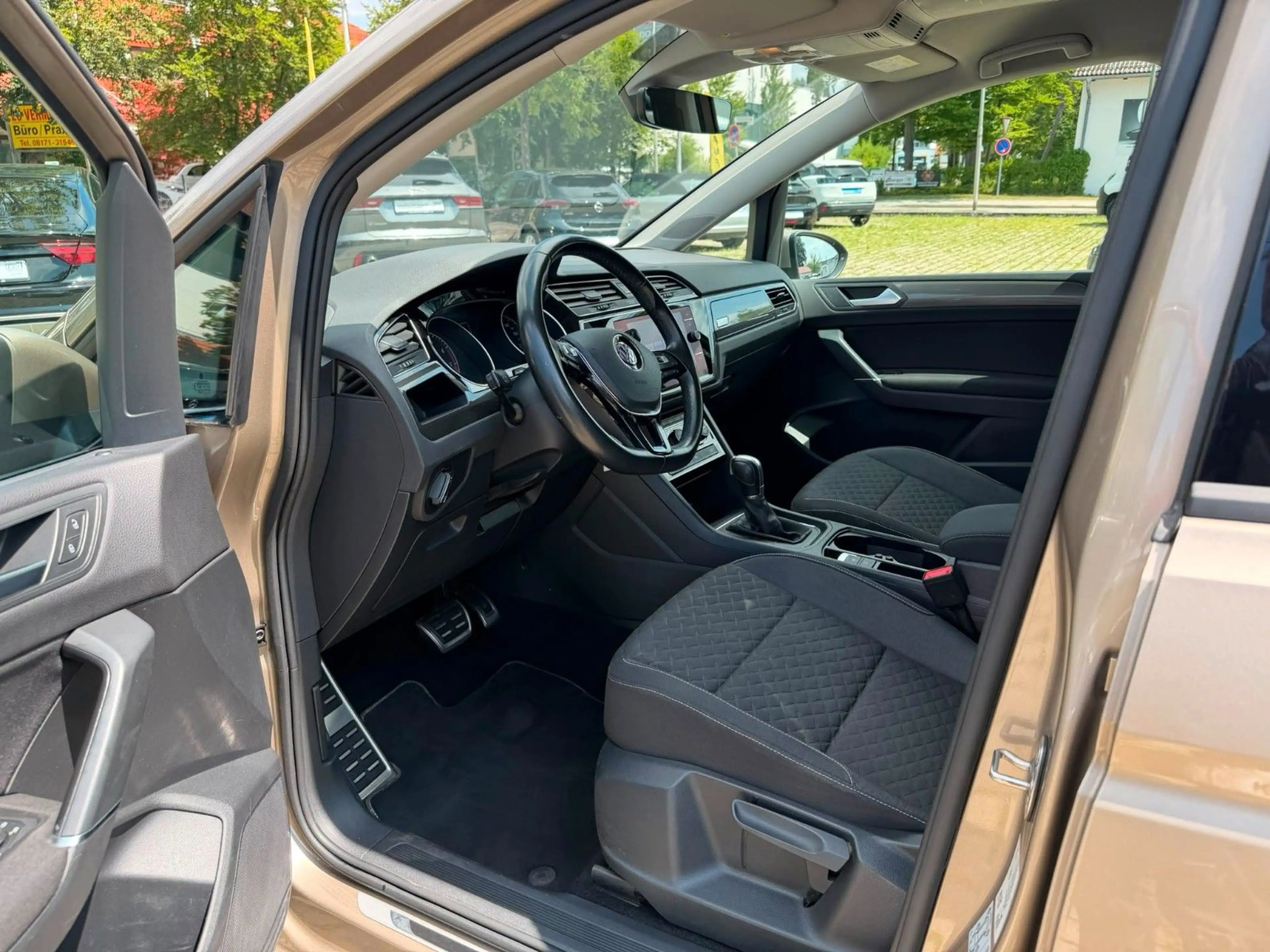 Volkswagen Touran 1,4 TSI Join LED DSG NAVI — photo 8
