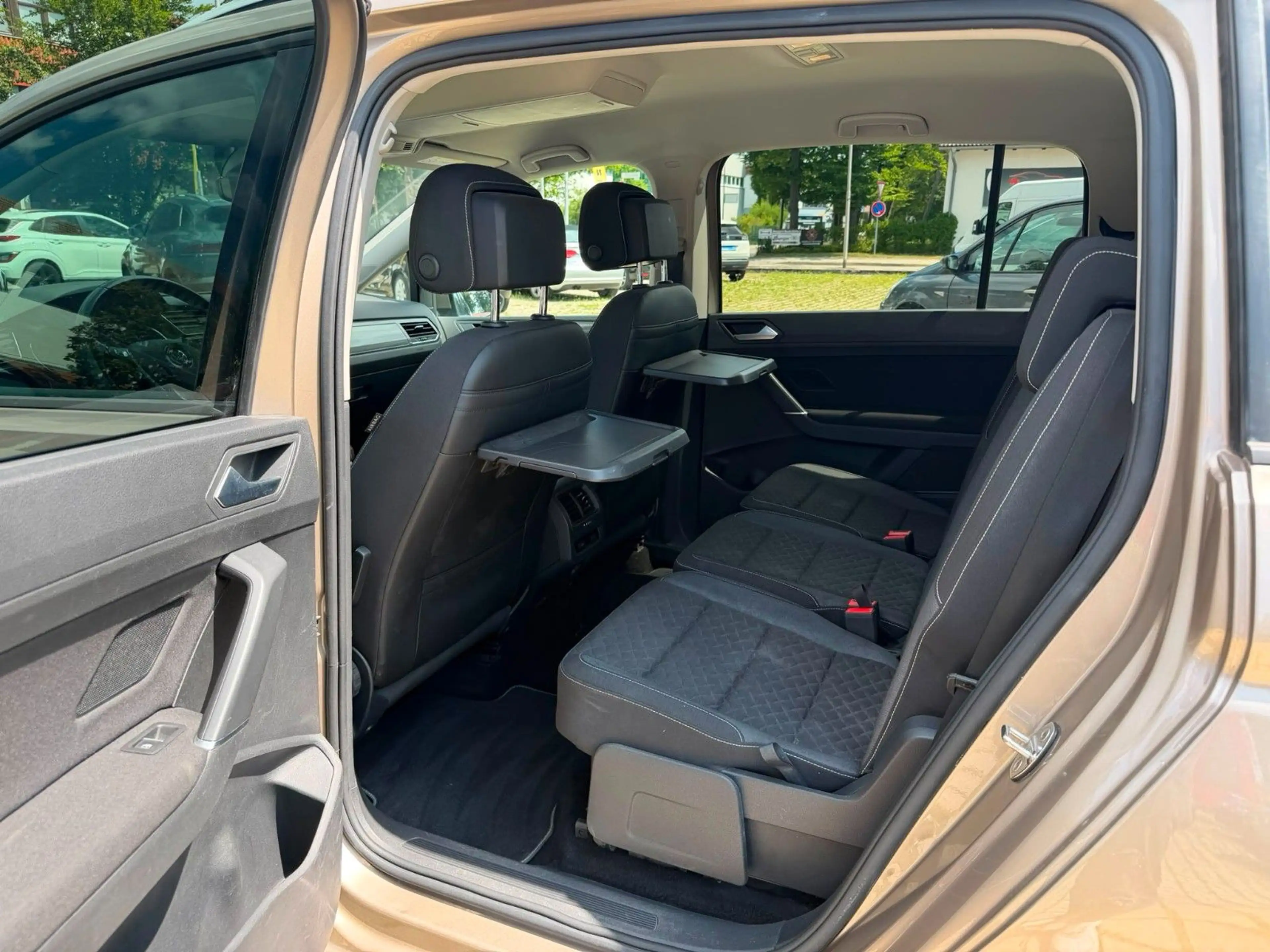 Volkswagen Touran 1,4 TSI Join LED DSG NAVI — photo 14
