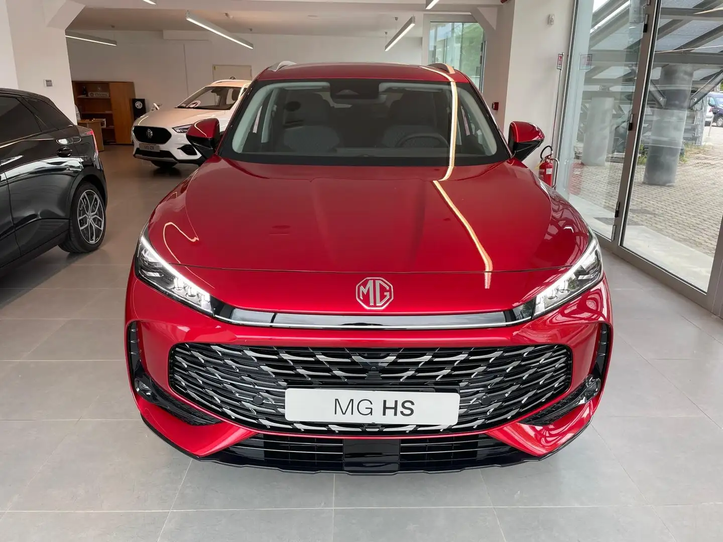 MG HS 1.5 benzina 170cv COMFORT AUTOMATICO NUOVA Rosso - 2