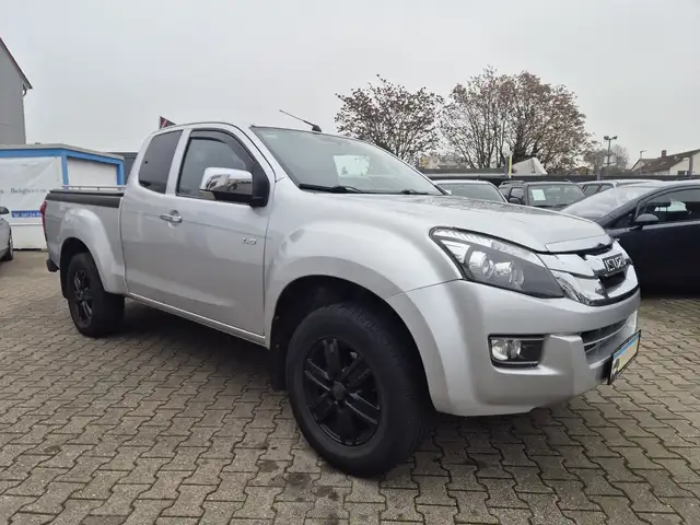Isuzu D-Max Space Cab 4x4 Premium LS