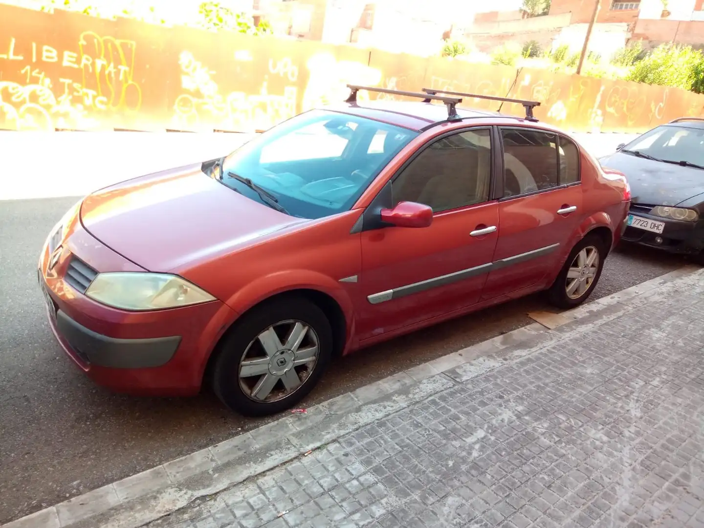 Renault Megane Mégane 1.6 Confort Authentique Confort Rojo - 1
