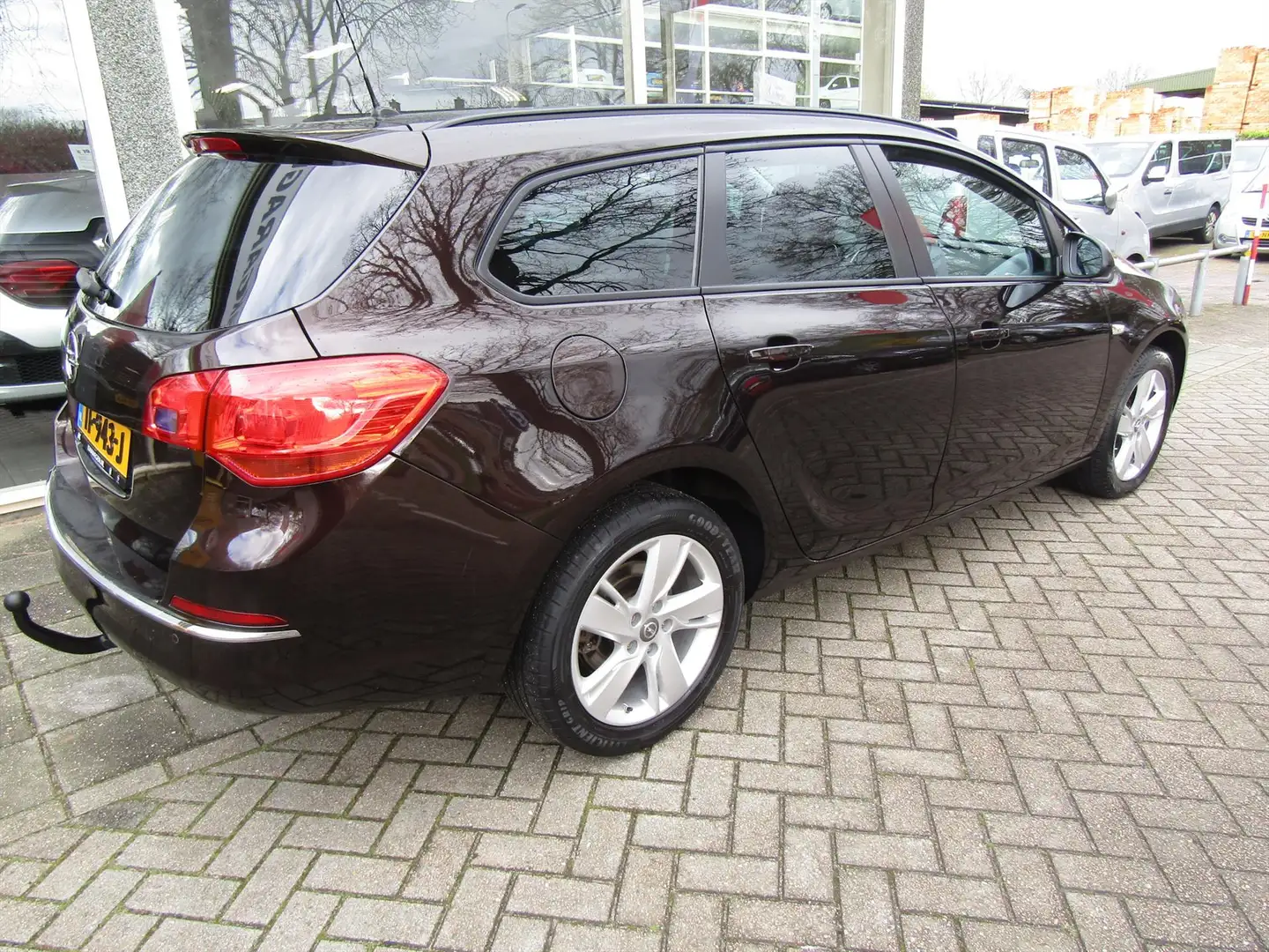 Opel Astra 1.6 CDTI 110 PK DIESEL ECC L.M. VELGEN Bruin - 2
