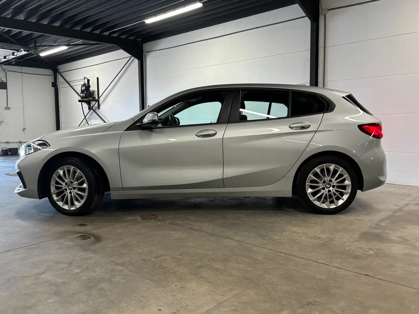 BMW 116 116iA *Carplay + Kit Hiver inclus* Argent - 2
