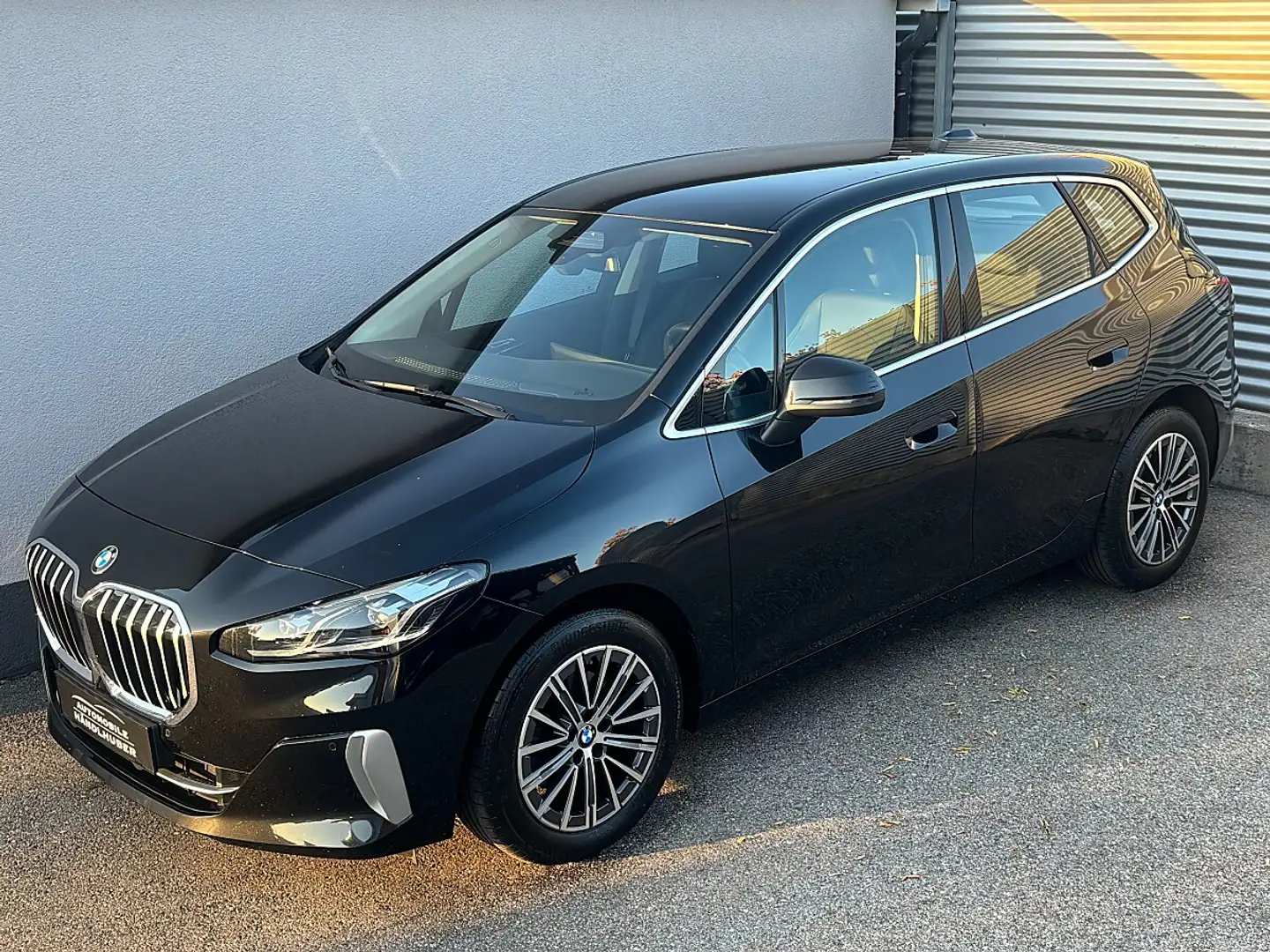 BMW 218 d Active Tourer Aut.LUXURYLINE/AHK/AD.LED/ACC/K... Schwarz - 2