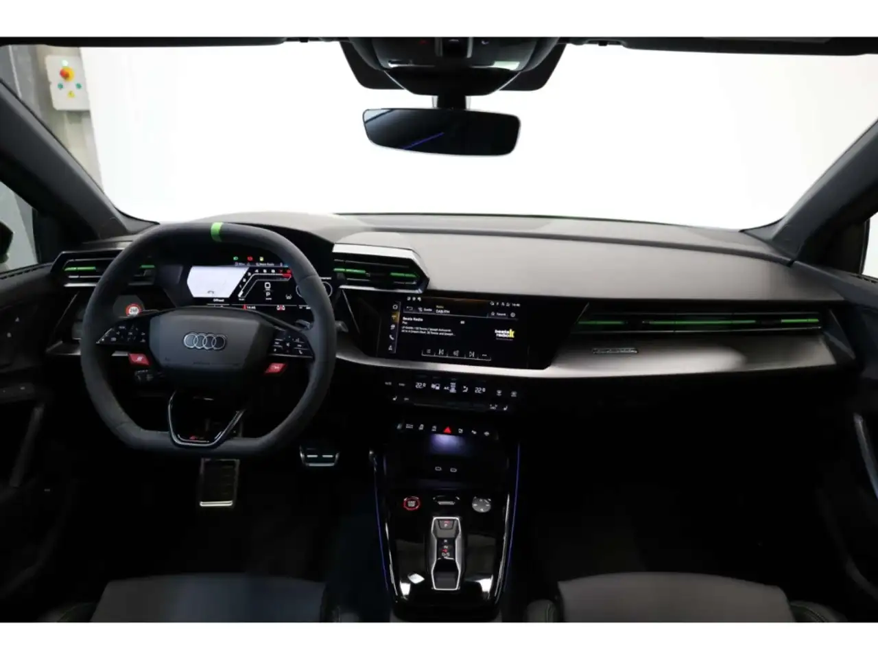 Audi RS3 Limousine TFSI quattro 9