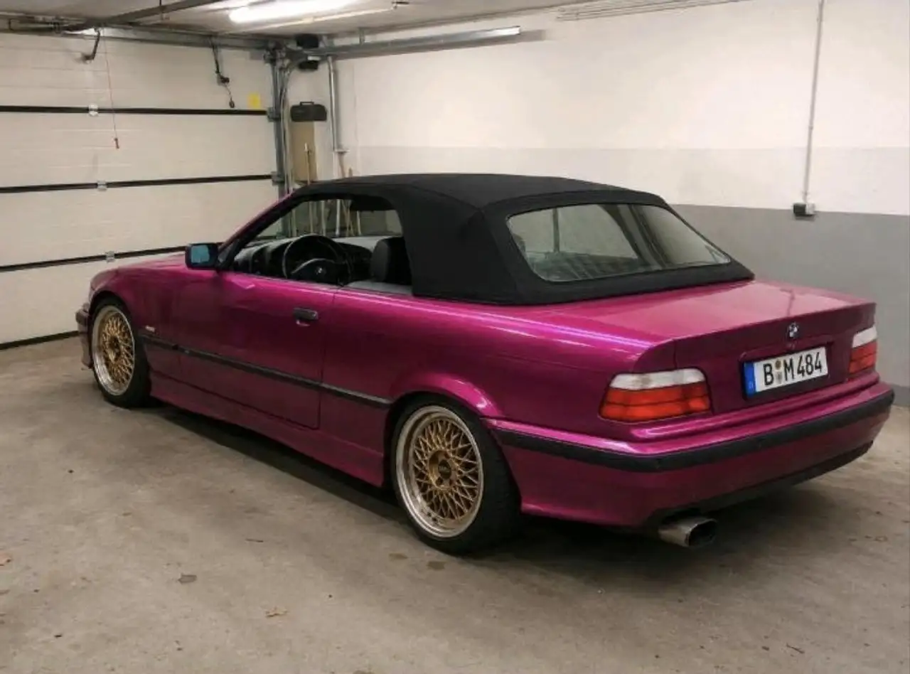 BMW 320i, foto 2