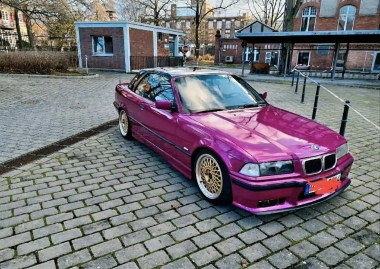 BMW 320i, foto 1