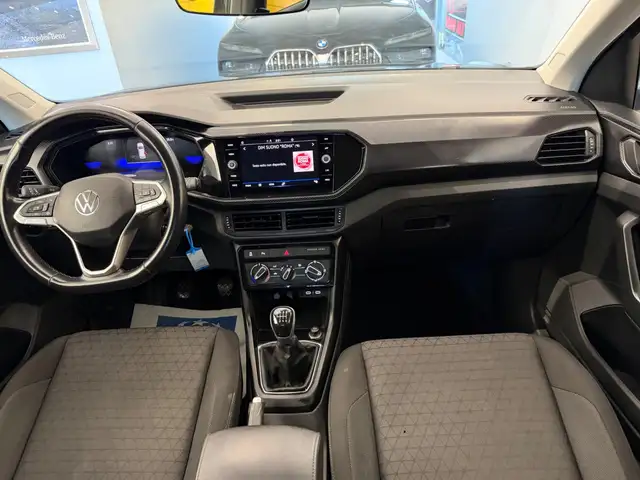Volkswagen T-Cross view 9