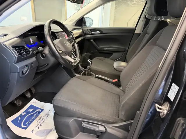 Volkswagen T-Cross view 7
