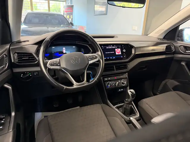 Volkswagen T-Cross view 10