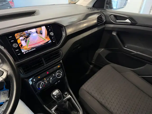 Volkswagen T-Cross view 5