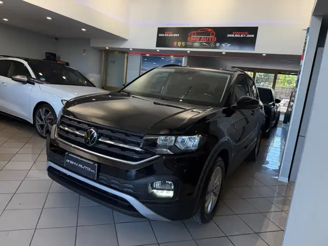 Volkswagen T-Cross view 3