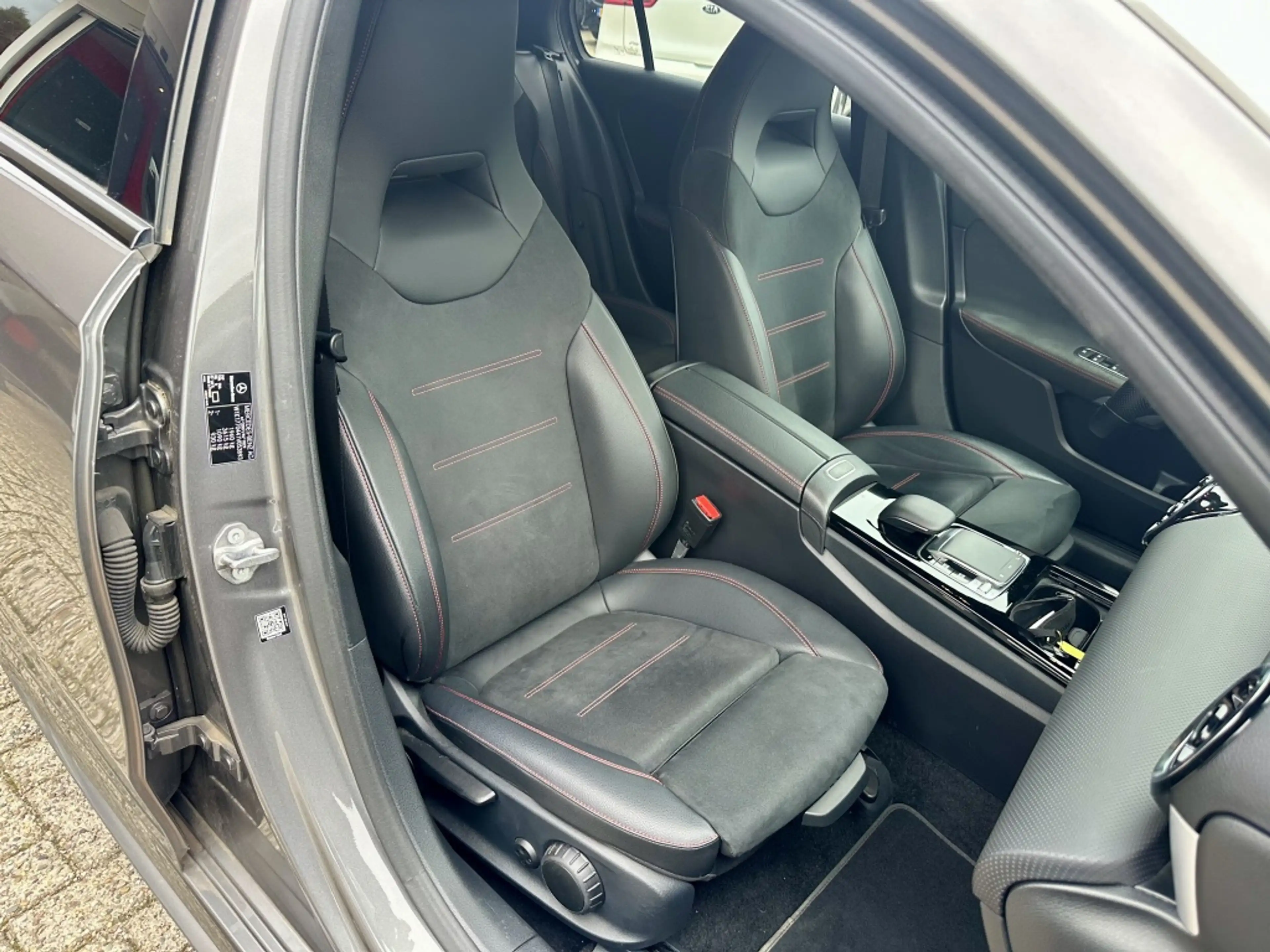 Mercedes-Benz A 220 190PK AMG Launch Edition 1e eigenaar — photo 4