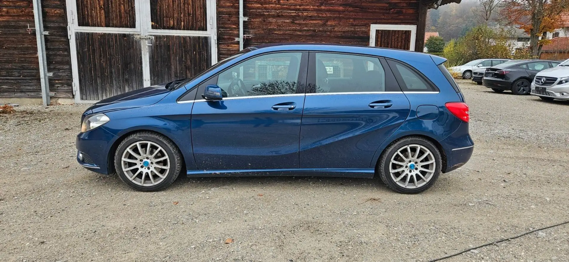 Mercedes-Benz B 200 Edition 1 Sport,8fach,Tüv neu Euro6 Blau - 2