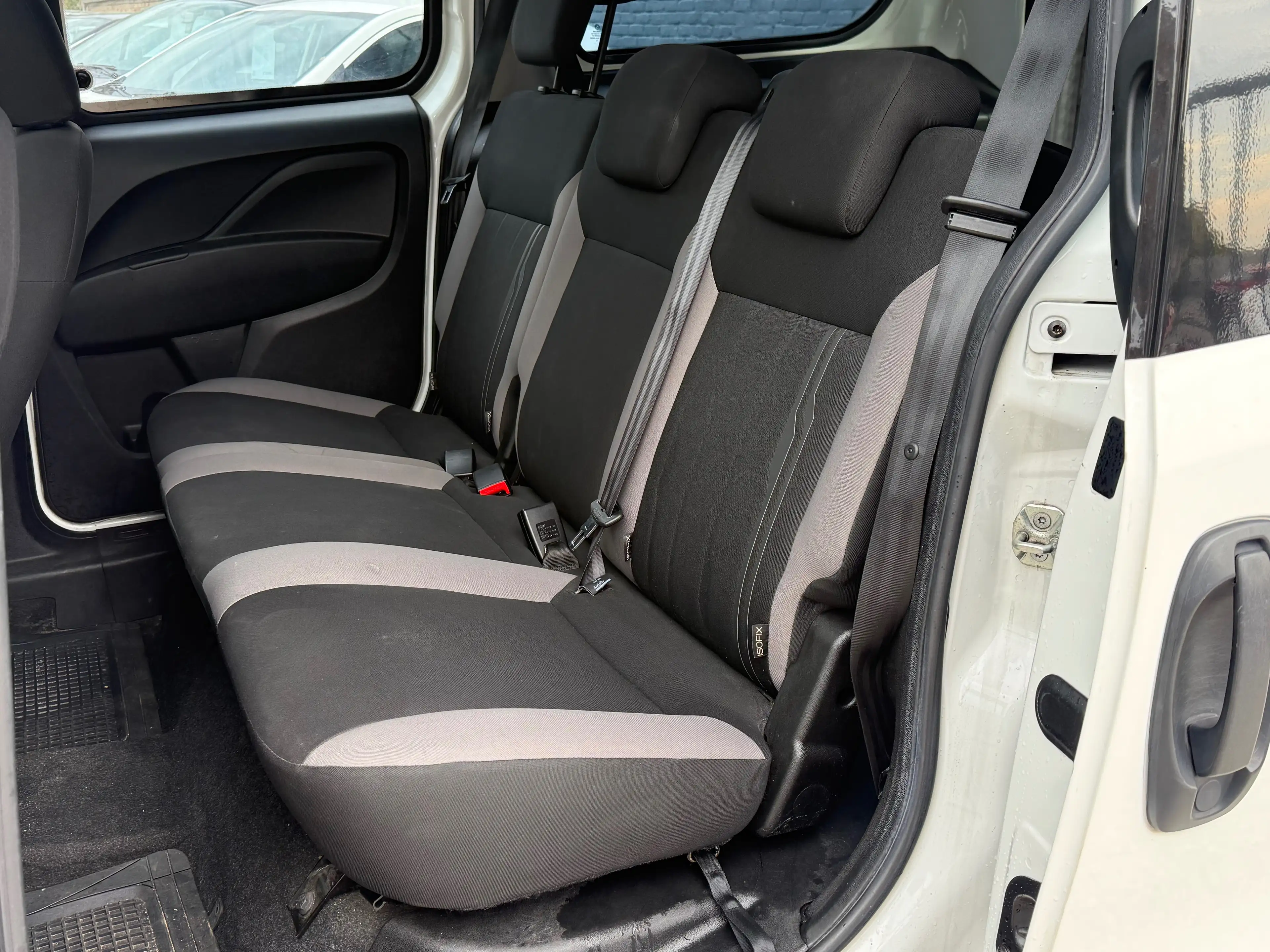 Fiat Doblo 1.6 Multijet Maxi (EU6d) | ÉQUIPEMENT PMR | — photo 13