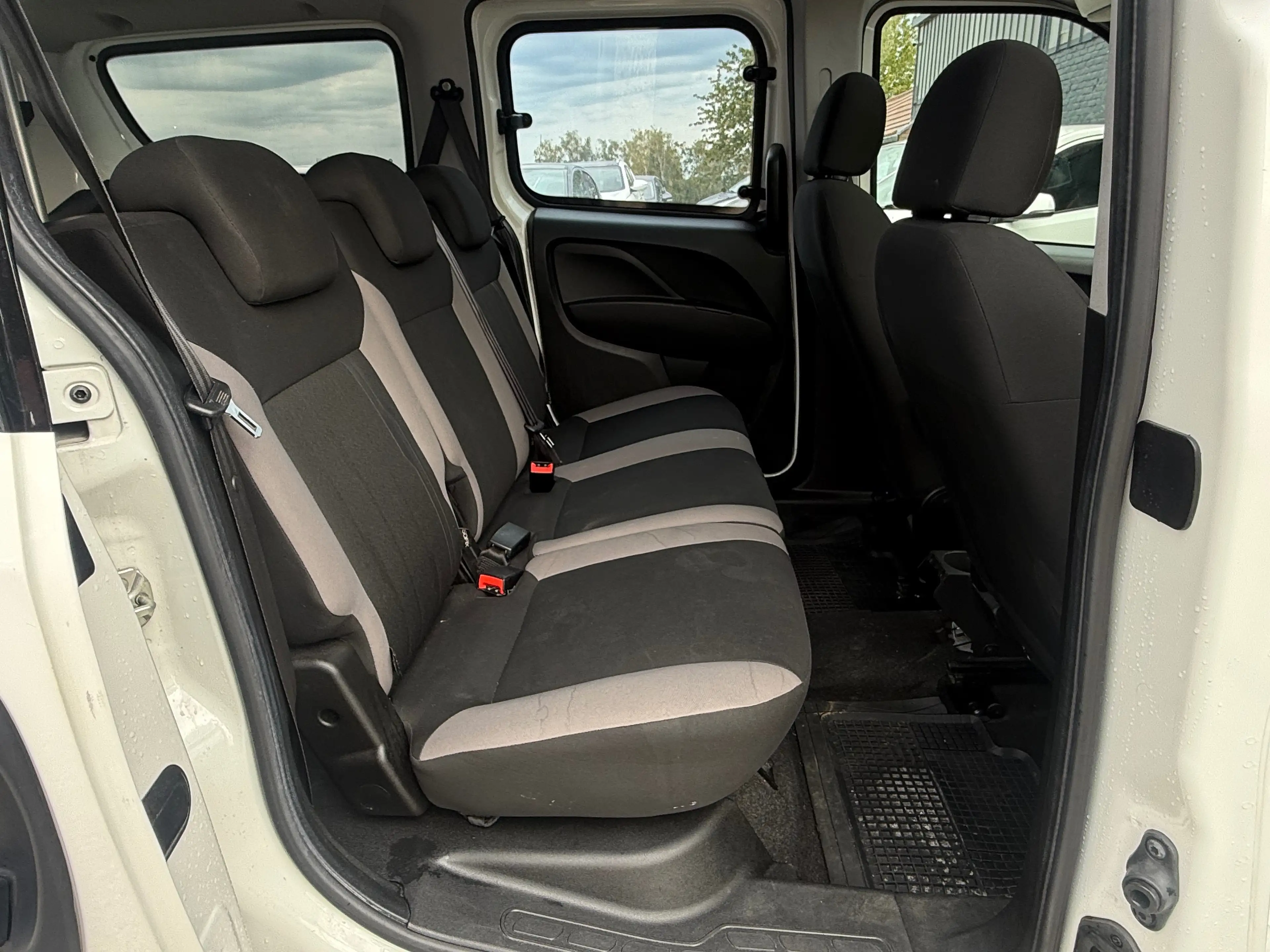 Fiat Doblo 1.6 Multijet Maxi (EU6d) | ÉQUIPEMENT PMR | — photo 8