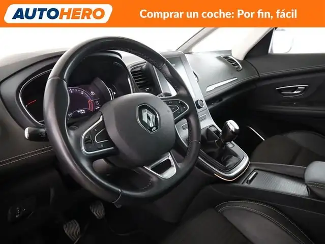Renault Scenic view 12