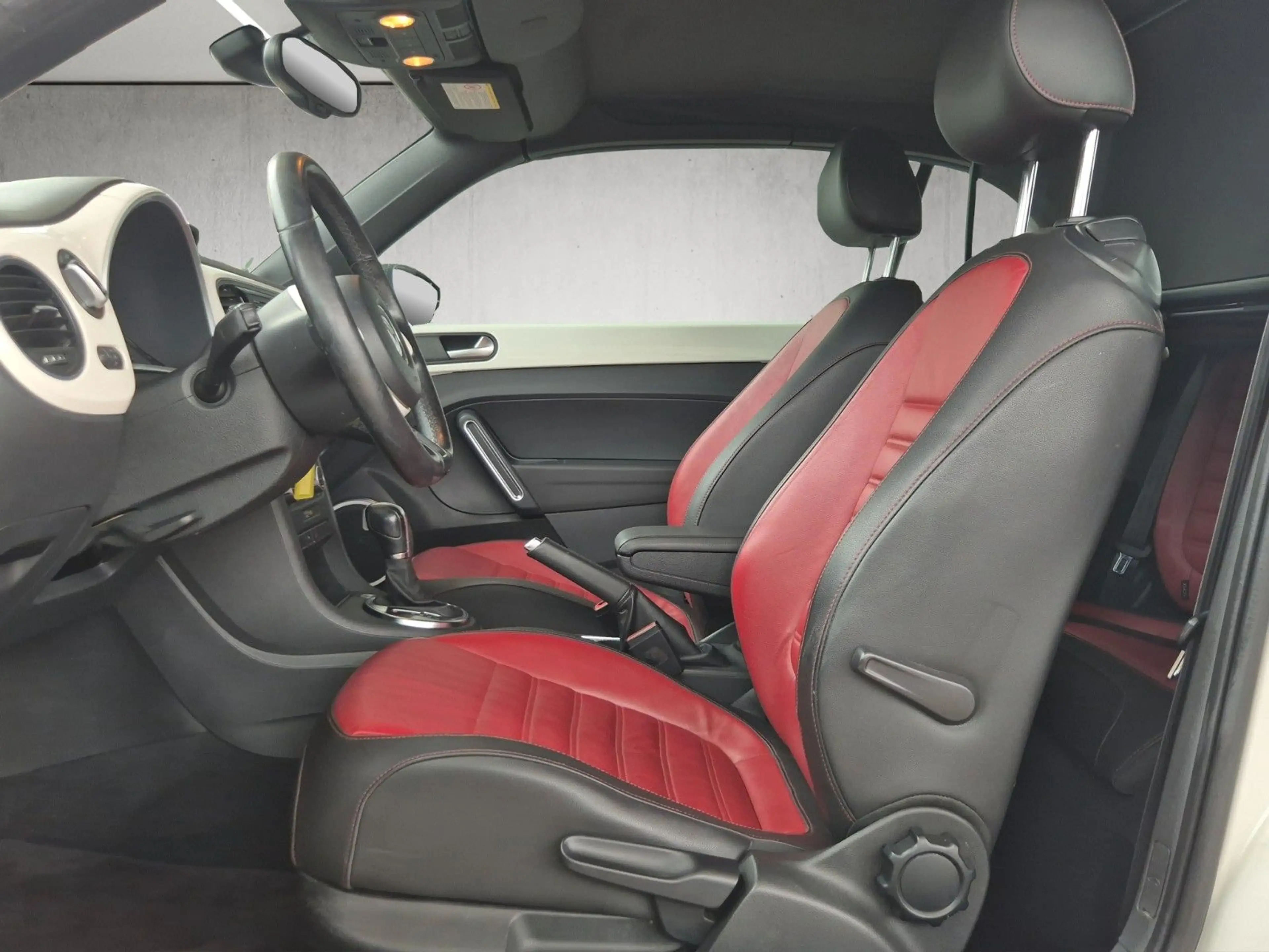 Volkswagen Beetle Cabrio 60´s Sport Fender Leder Xenon SHZ — photo 9
