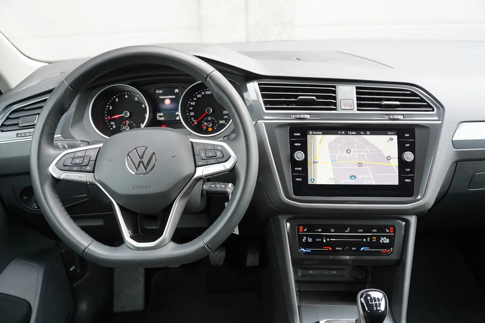Volkswagen Tiguan 1.5TSI *ZETELVERWARMING /CARPLAY/ ADAPTIVE CRUISE* Bleu - 2