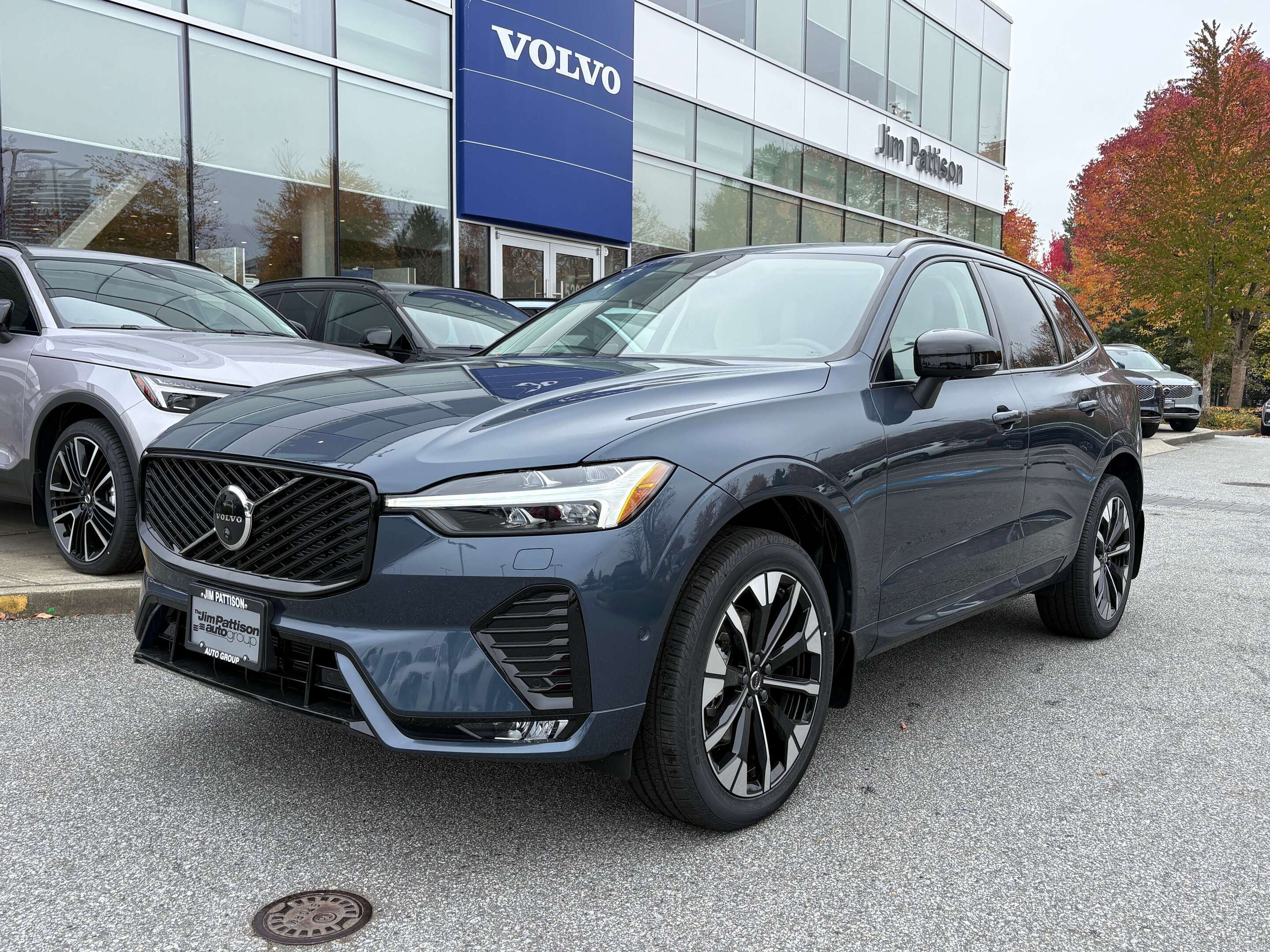 Blue 2027 Volvo XC60 SUV / Crossover  Automatic