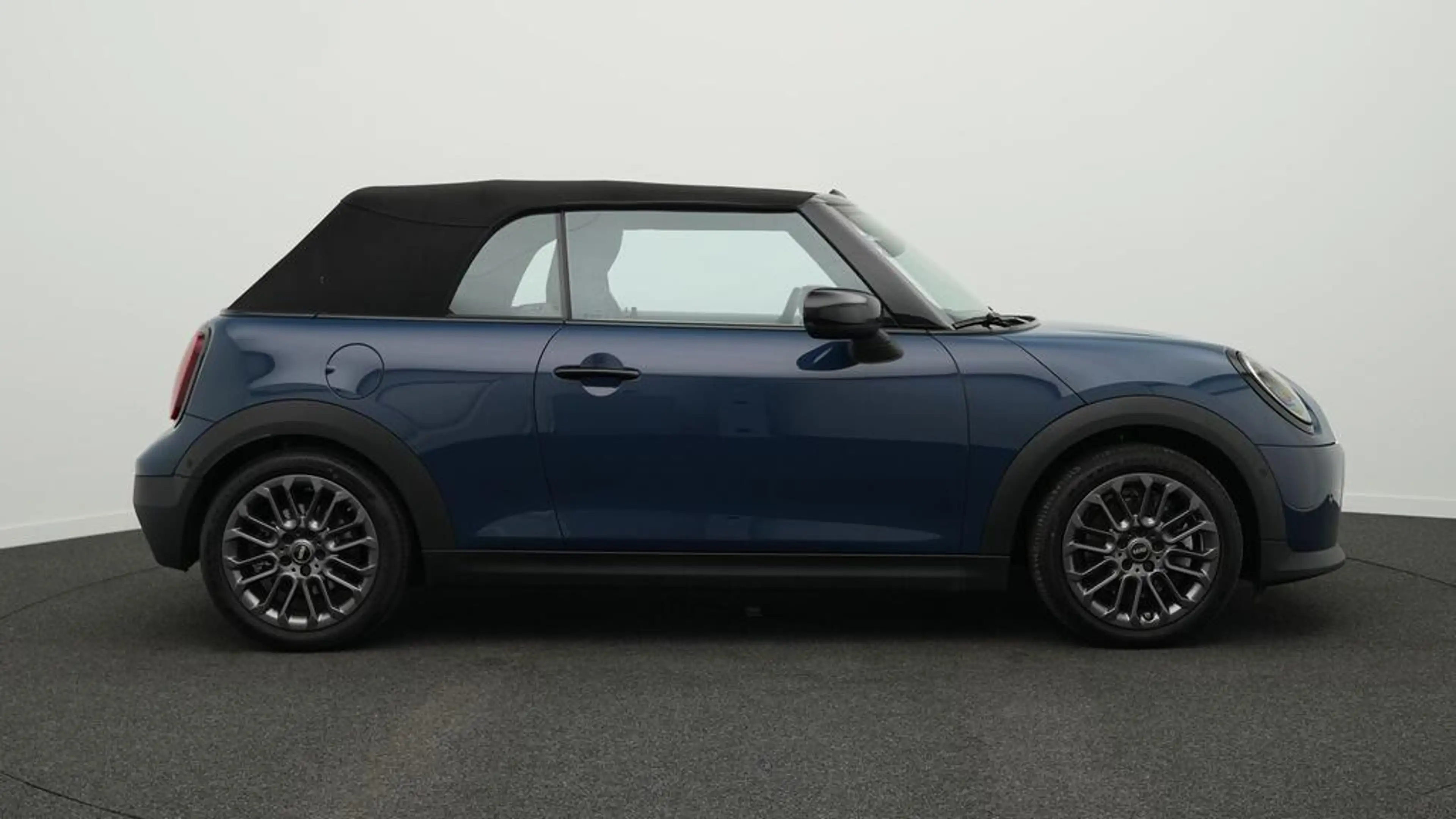 MINI Cooper C Cabrio Favoured Trim — photo 2