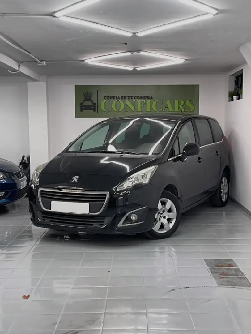 Peugeot 5008 1.6HDI Allure 115 Schwarz - 1