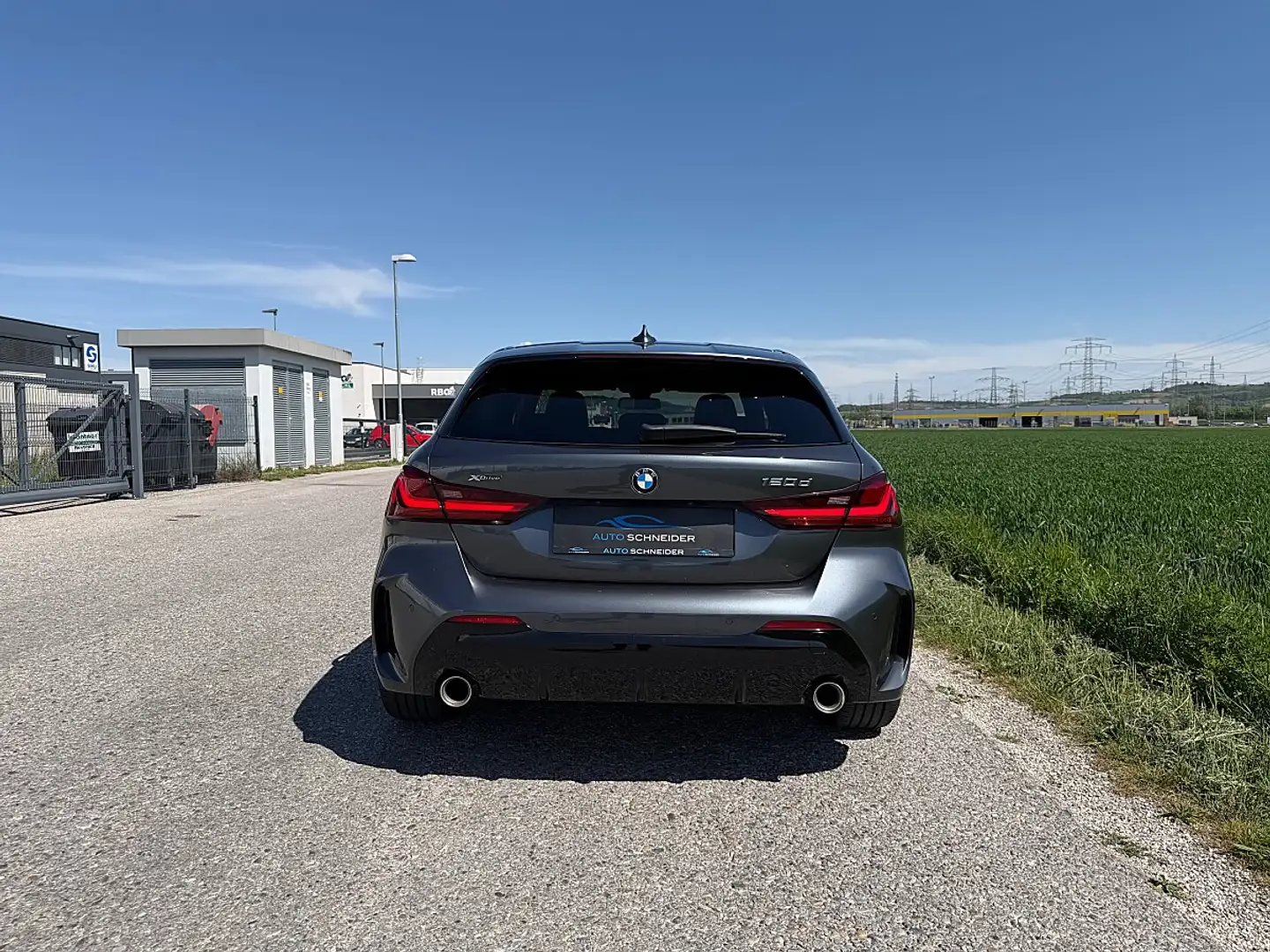 BMW 120 d xDrive Aut. M Sport Head Up Display Allrad Grau - 2