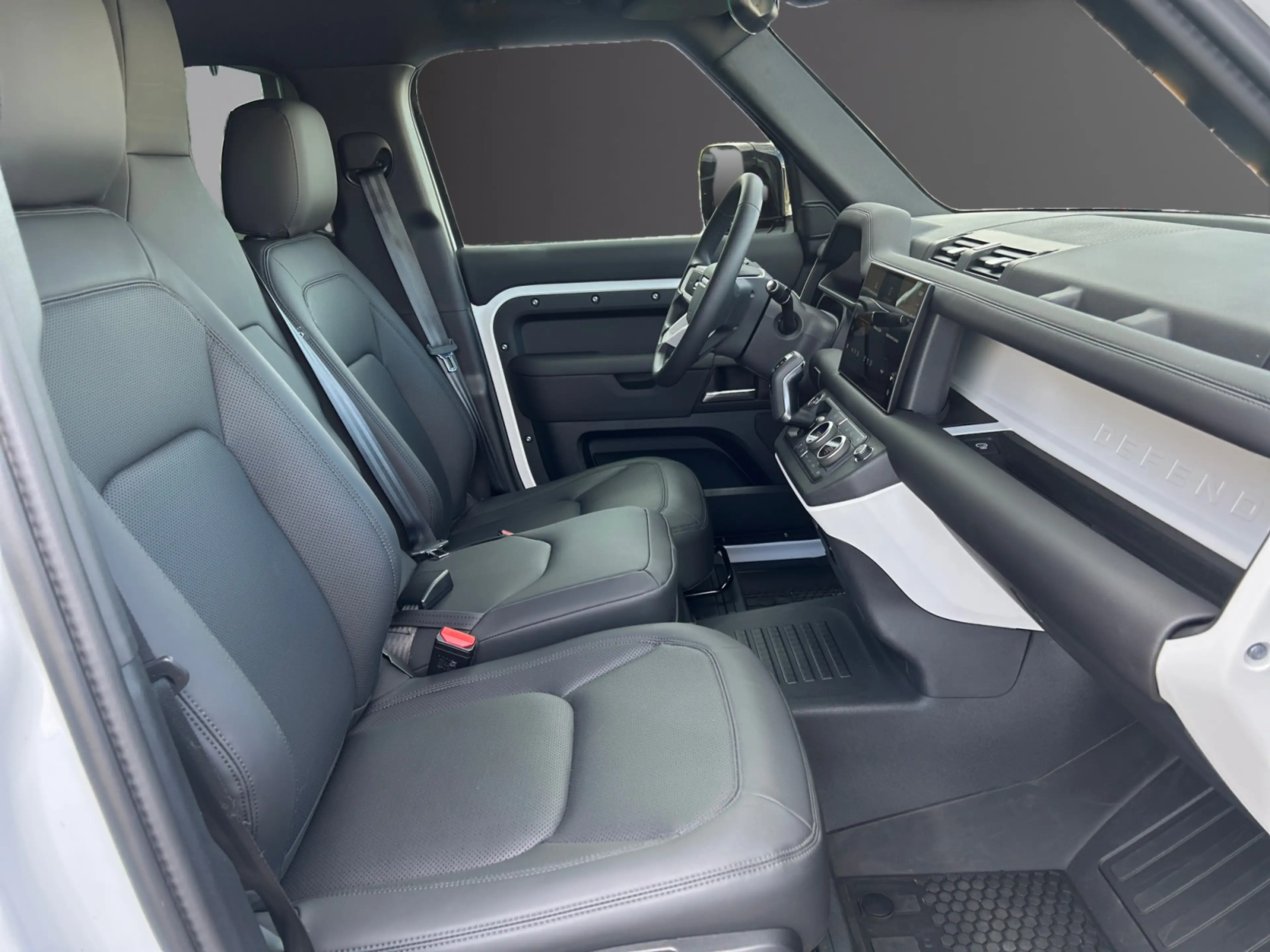 Land Rover Defender 110 D200 S — photo 10