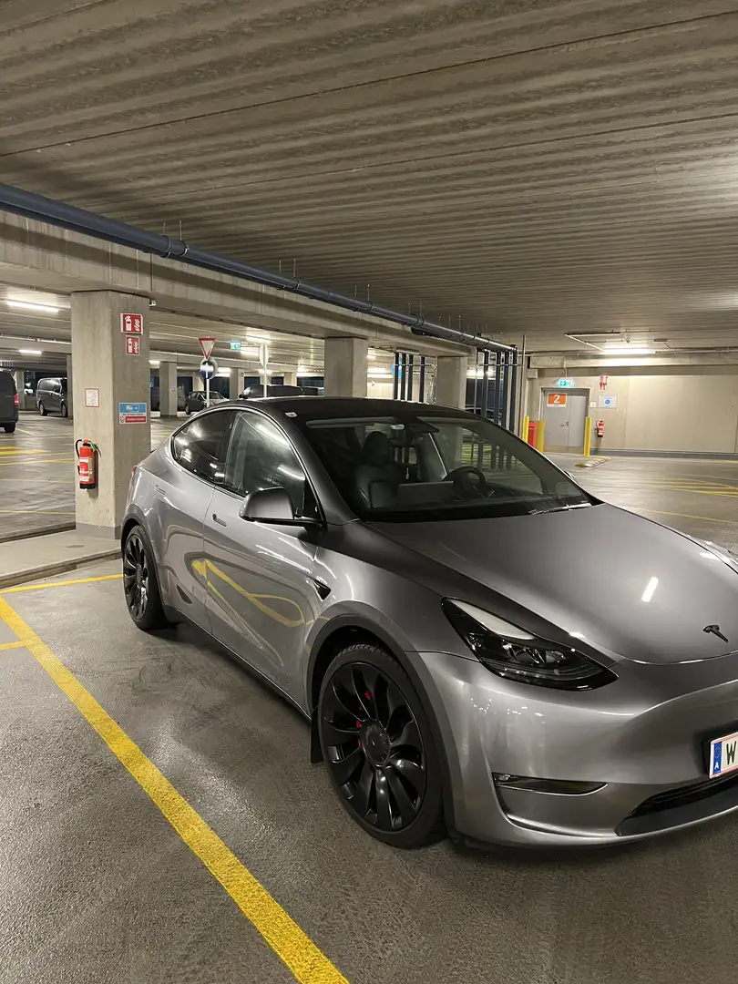 Tesla Model Y AWD 79kWh Performance - 2