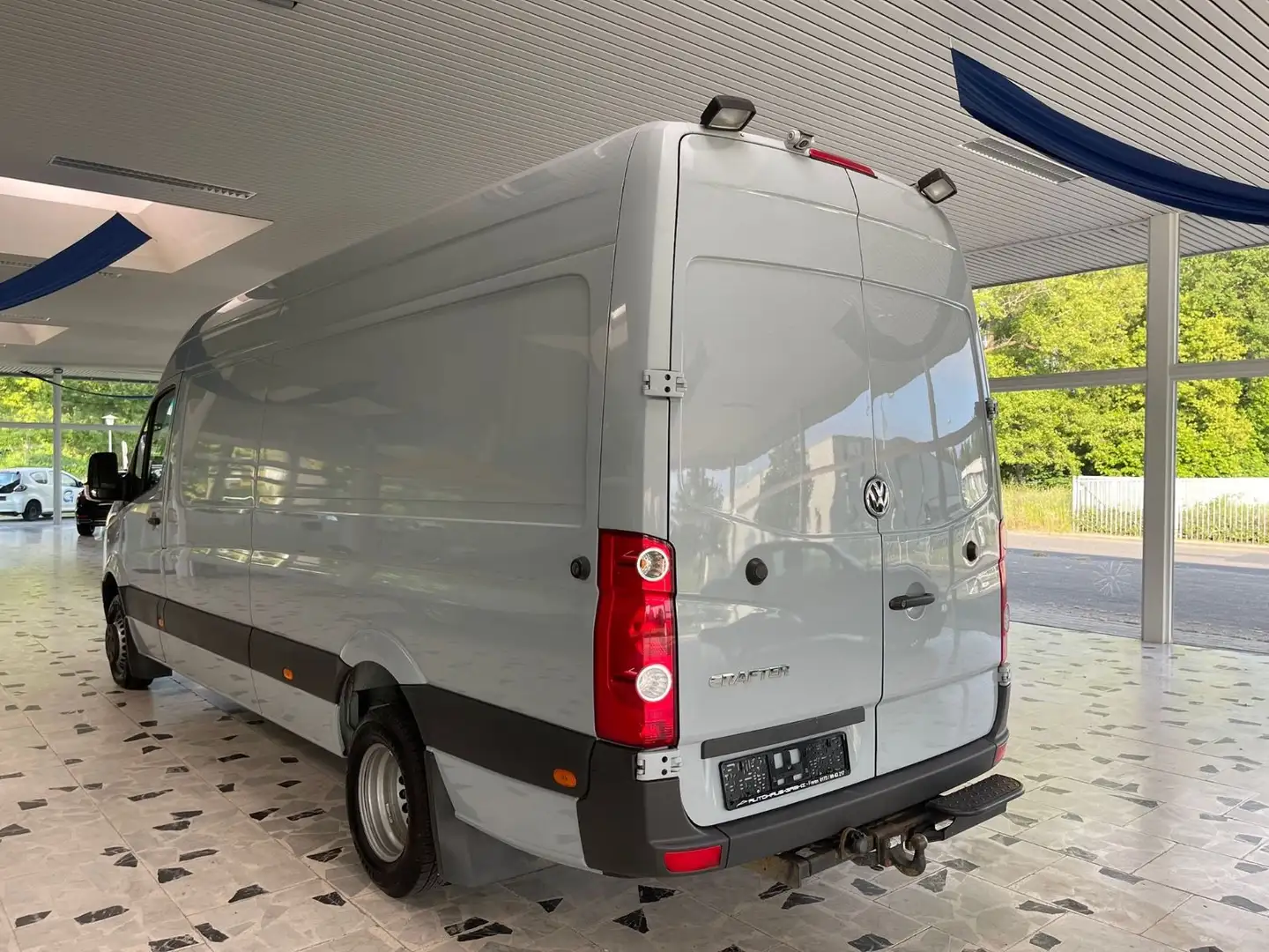 Volkswagen Crafter 2,0TDI Kasten 50 lang L3H2 Hochd. Klima Grau - 2