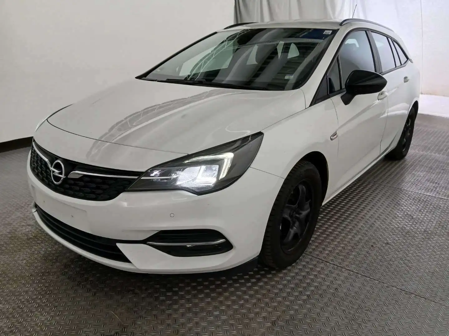 Opel Astra Business Start/Stop - 1