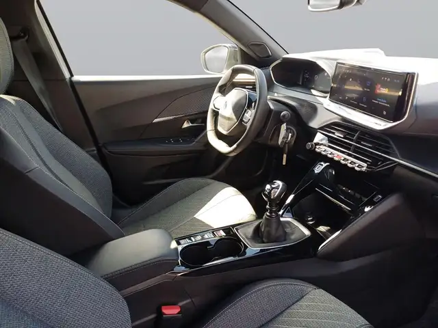 Peugeot 2008 view 11
