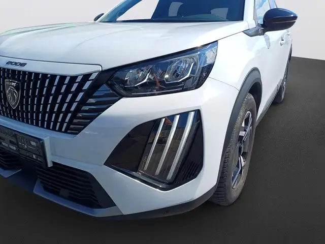 Peugeot 2008 view 9