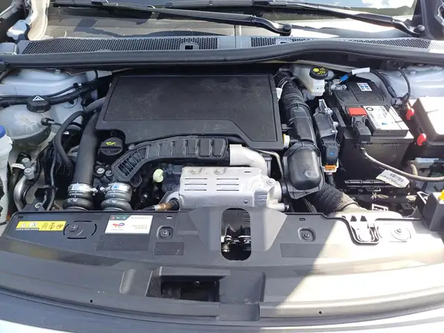 Peugeot 2008 view 5