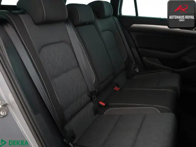 Volkswagen Passat view 12
